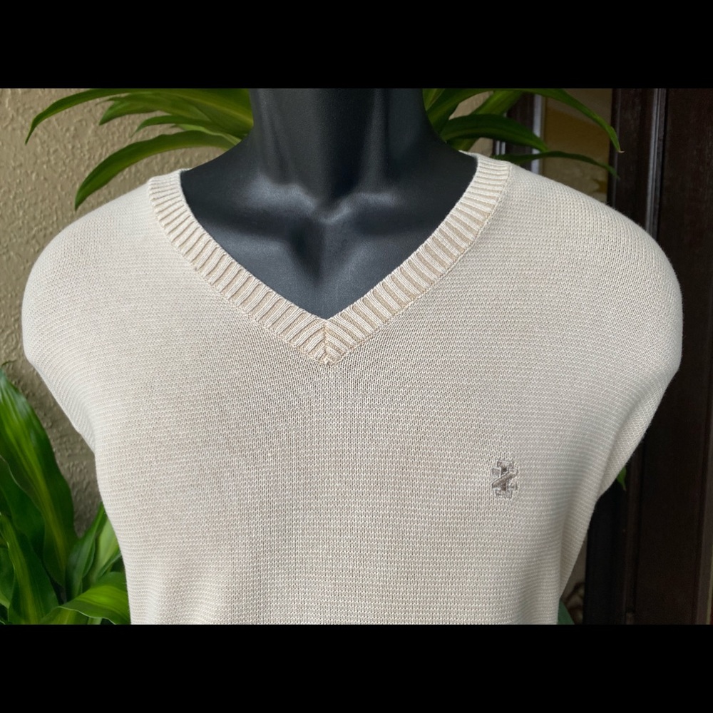 IZOD Men's Luxury Spirt Vintage Wash VNeck Sweater‎